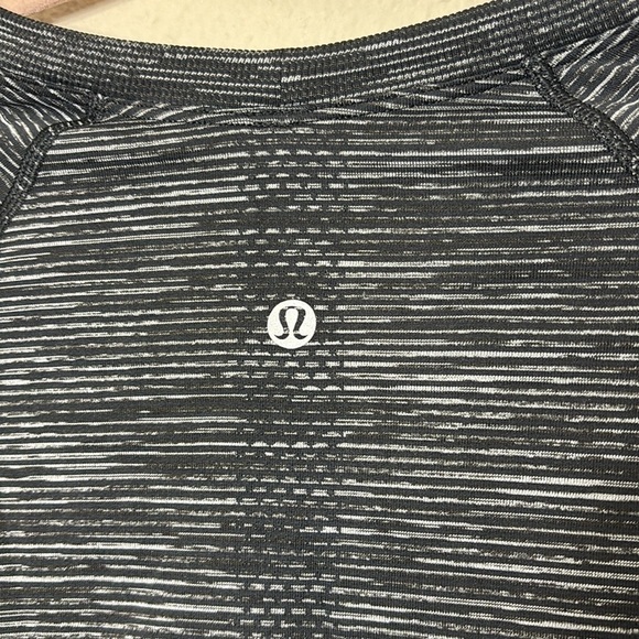 Lululemon Swiftly Speed Long Sleeve Size 6 Wee Are From Space Grey Black - Picture 4 of 9